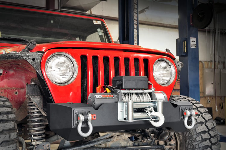 Front Stubby Winch Bumper | Jeep Wrangler TJ (97-06)/Wrangler Unlimited (04-06) by Rough Country