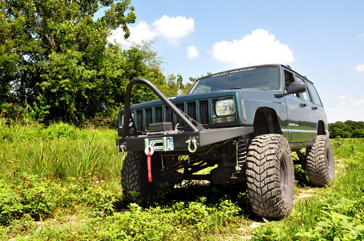 Front Winch Bumper | Jeep Cherokee XJ 2WD/4WD (1984-2001) by Rough Country