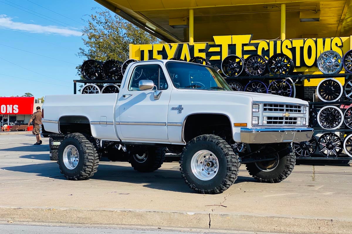 6 Inch Lift Kit | Chevy/GMC C10/K10 Truck & SUV/K5 Blazer 4WD (1977-1991) by Rough Country