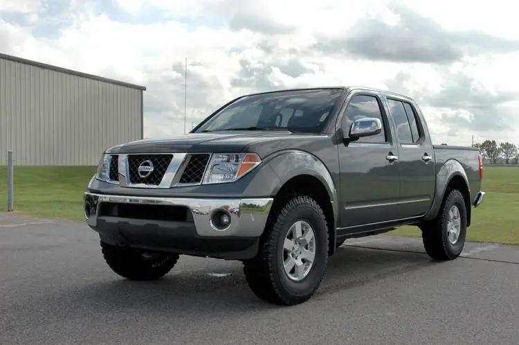 2.5 Inch Leveling Kit | Red Spacers | Nissan Frontier (05-26)/Xterra (05-15) by Rough Country