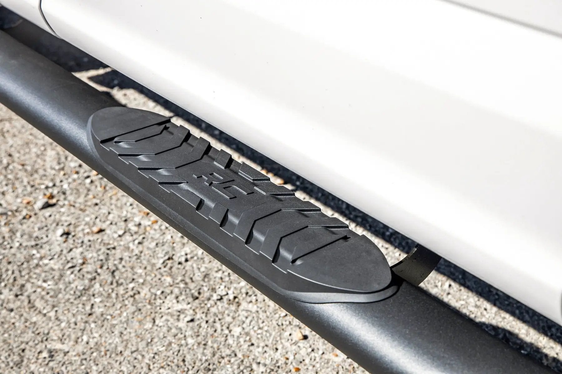 Oval Nerf Step | Crew Cab | Black | Ford F-150/Lightning/F-250/F-350/Raptor (15-26) by Rough Country
