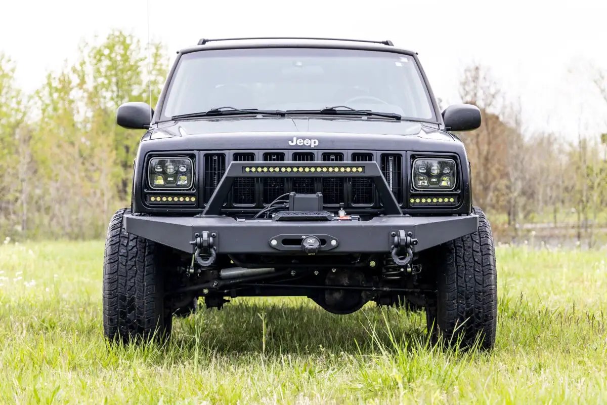 3 Inch Lift Kit | RR Springs | M1 | Jeep Cherokee XJ 2WD/4WD (1984-2001) by Rough Country