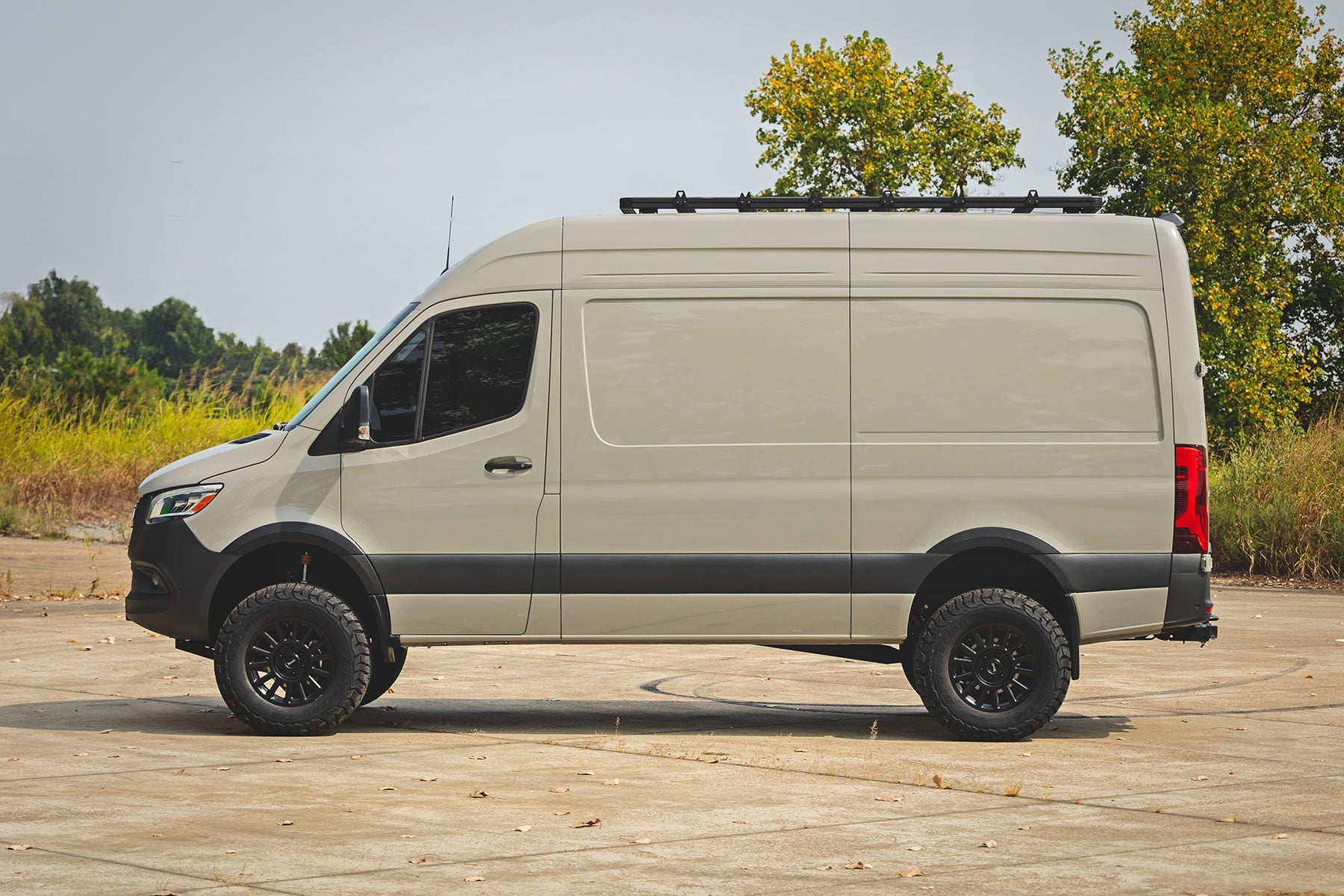 Tire Clearance Kit | Mercedes-Benz Sprinter 2500/Sprinter 3500 (19-25) by Rough Country