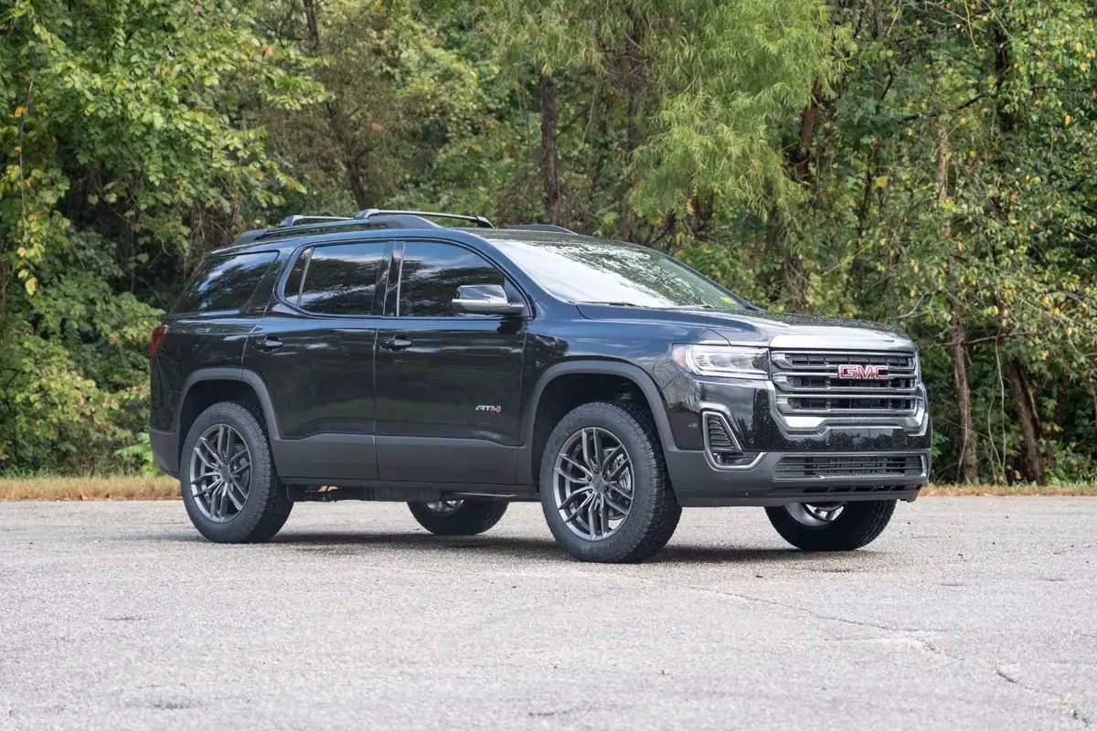 1.5 Inch Lift Kit | N3 Front Struts | GMC Acadia 2WD/4WD (2017-2023) by Rough Country