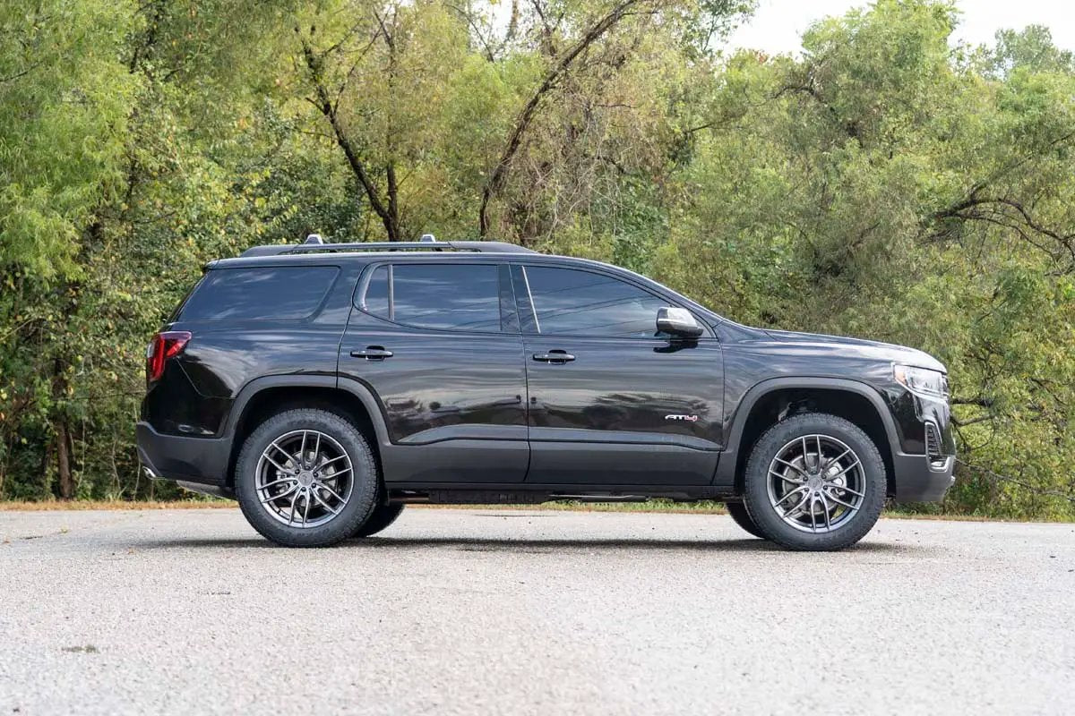 1.5 Inch Lift Kit | N3 Front Struts | GMC Acadia 2WD/4WD (2017-2023) by Rough Country