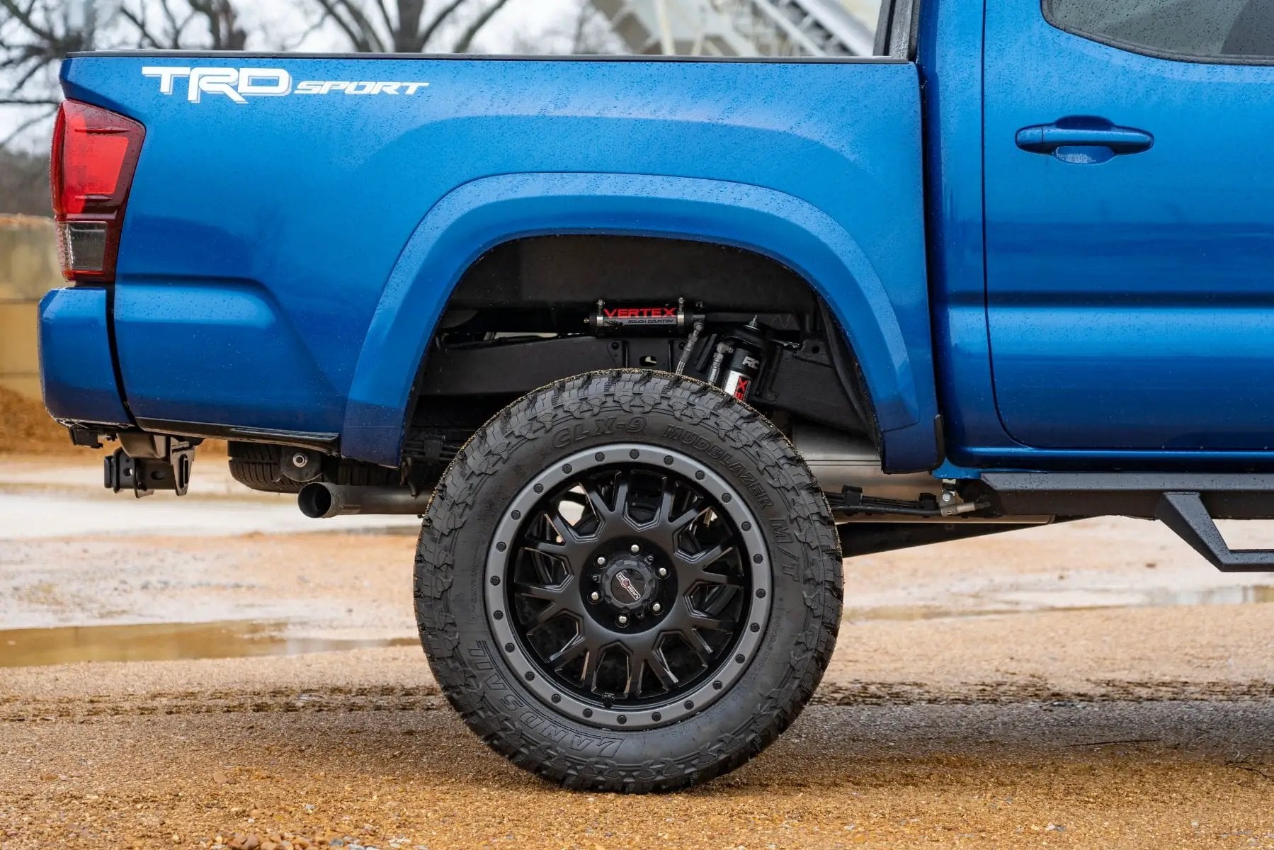 Vertex 2.5 Reservoir Rear Shocks | 6-7" | Toyota Tacoma 2WD/4WD (2005-2023) by Rough Country