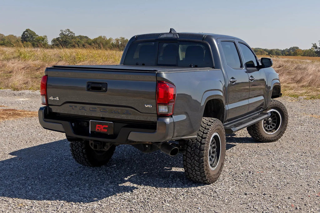HD2 Aluminum Running Boards | Double Cab | Toyota Tacoma 2WD/4WD (2005-2023) by Rough Country
