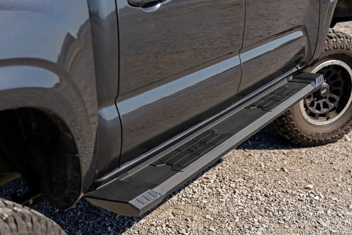 HD2 Aluminum Running Boards | Double Cab | Toyota Tacoma 2WD/4WD (2005-2023) by Rough Country