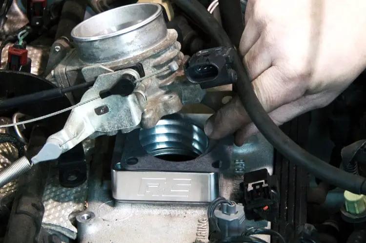 Throttle Body Spacer | Jeep Cherokee XJ/Comanche MJ/Wrangler TJ by Rough Country