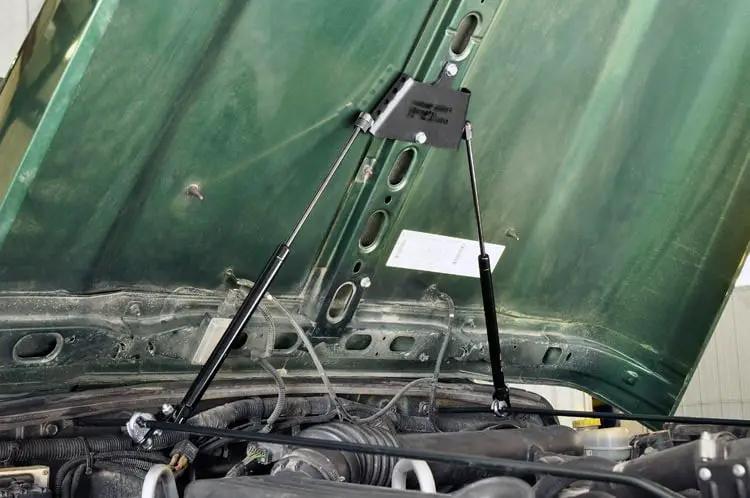 Hood Struts | Hydraulic | Jeep Wrangler TJ (97-06)/Wrangler Unlimited (04-06) by Rough Country