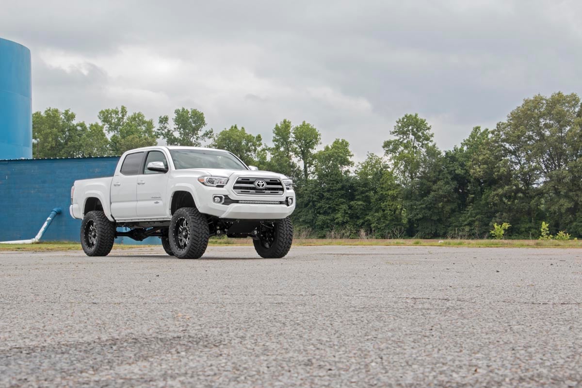 6 Inch Lift Kit | Toyota Tacoma 2WD/4WD (2005-2015) by Rough Country