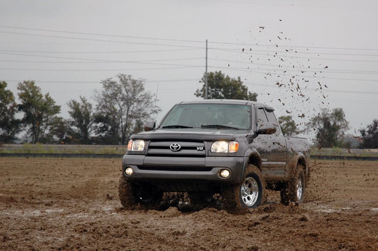 2.5 Inch Lift Kit | Toyota Tundra 2WD/4WD (2000-2006) by Rough Country