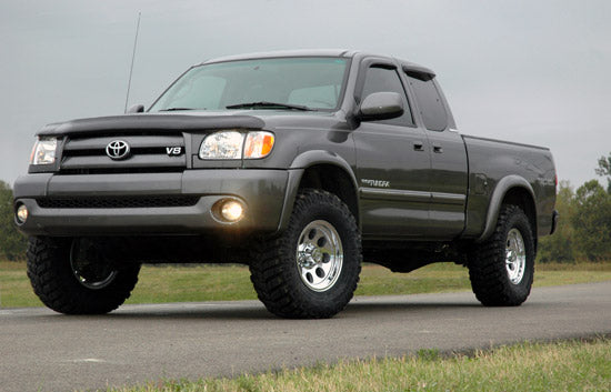 2.5 Inch Lift Kit | M1 Struts/M1 | Toyota Tundra 4WD (2000-2006) by Rough Country