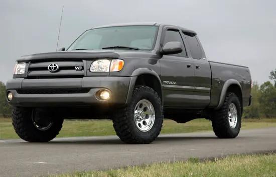 2.5 Inch Lift Kit | Toyota Tundra 2WD/4WD (2000-2006) by Rough Country