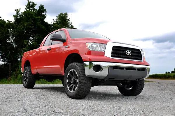 4.5 Inch Lift Kit | N3 Struts | Toyota Tundra 4WD (2007-2015) by Rough Country