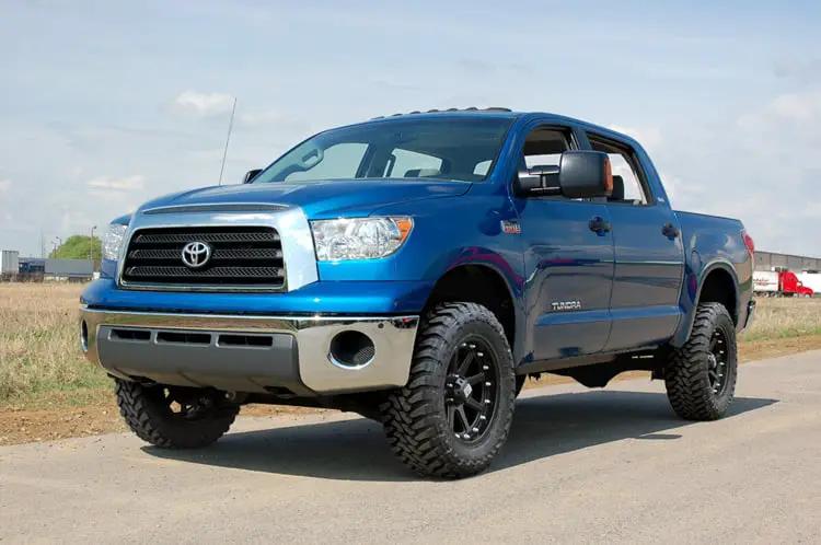 4.5 Inch Lift Kit | N3 Struts | Toyota Tundra 4WD (2007-2015) by Rough Country