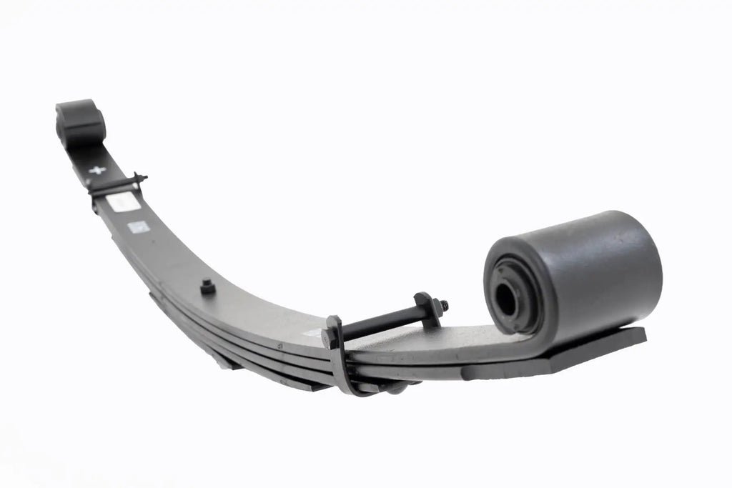 Front Leaf Springs | 2.5" Lift | Pair | Ford Excursion/F-250 Super Duty/F-350 Super Duty 4WD by Rough Country